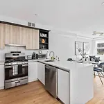 3Br Penthouse Suite With Massive Private Rooftop