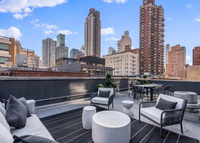 3Br Penthouse Suite With Massive Private Rooftop