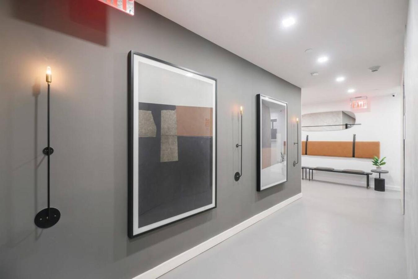 3br Penthouse With Massive Private Rooftop Apartment *