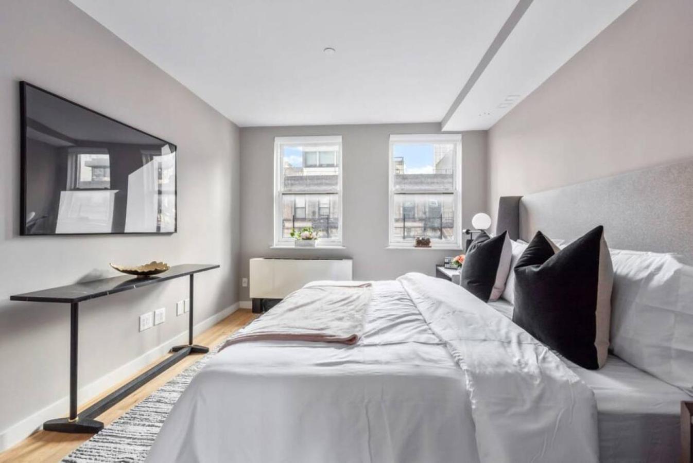 Apartment 3br Penthouse With Massive Private Rooftop *
