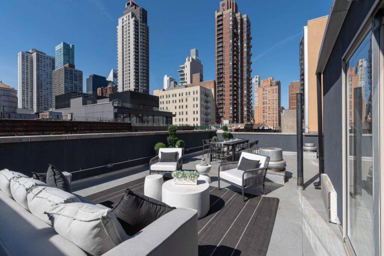 3br Penthouse With Massive Private Rooftop