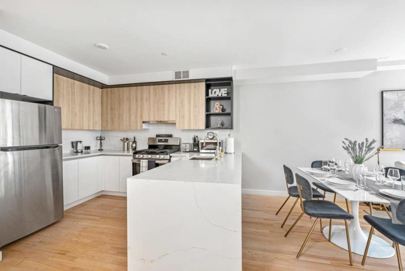 Apartment 3br Penthouse With Massive Private Rooftop