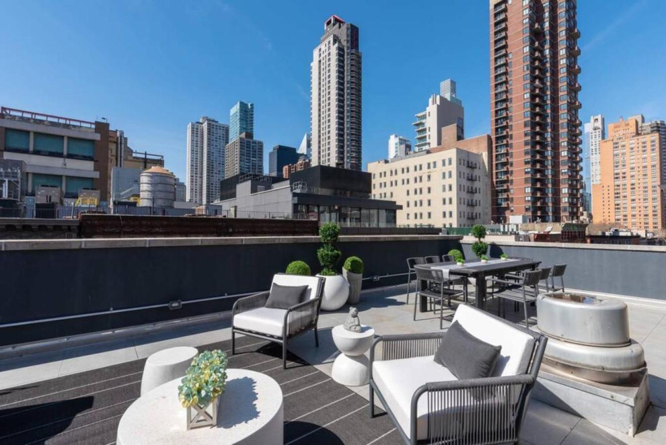 3br Penthouse With Massive Private Rooftop * New York