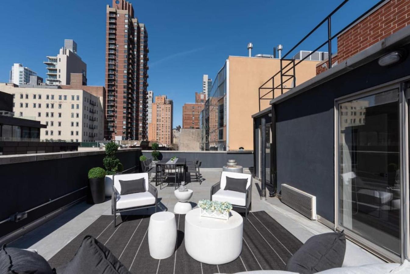 Apartment 3br Penthouse With Massive Private Rooftop