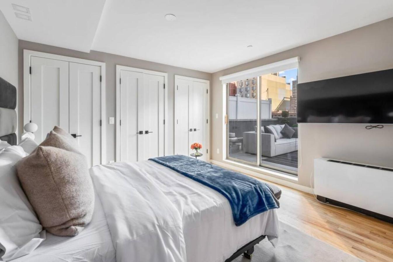 3br Penthouse With Massive Private Rooftop *