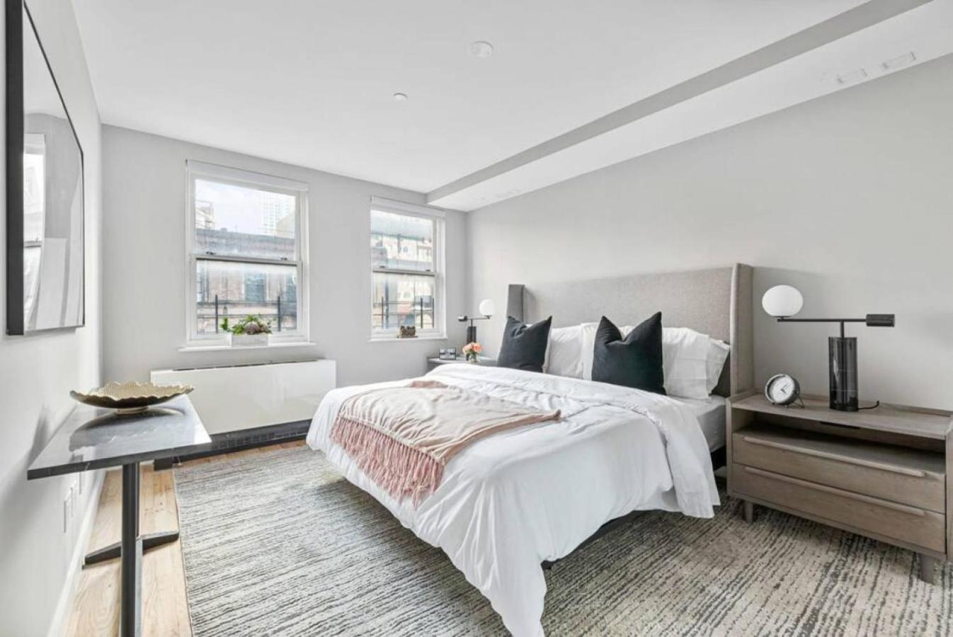 3br Penthouse With Massive Private Rooftop Apartment
