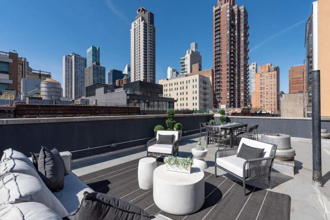 3br Penthouse With Massive Private Rooftop *