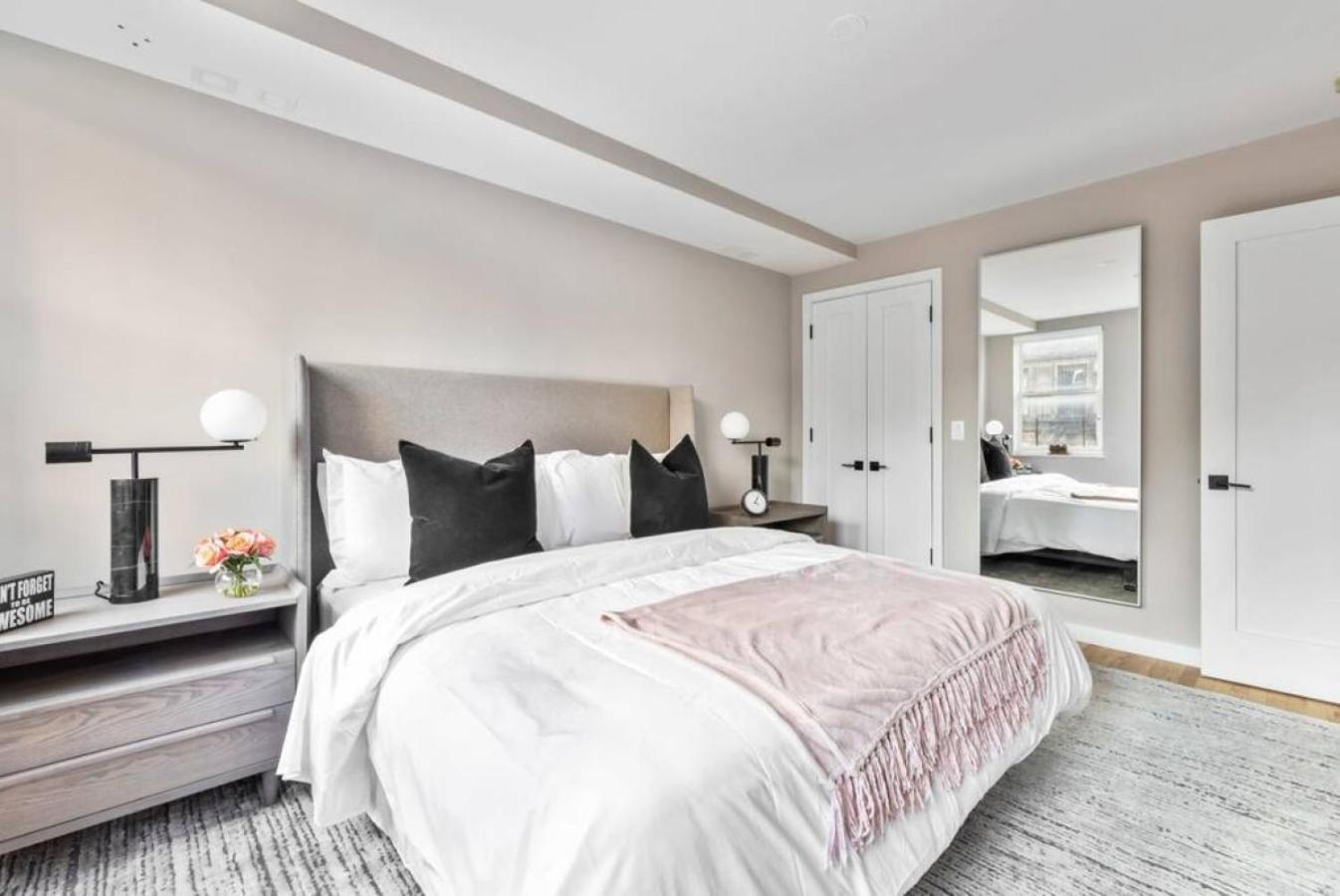 Apartment 3br Penthouse With Massive Private Rooftop *