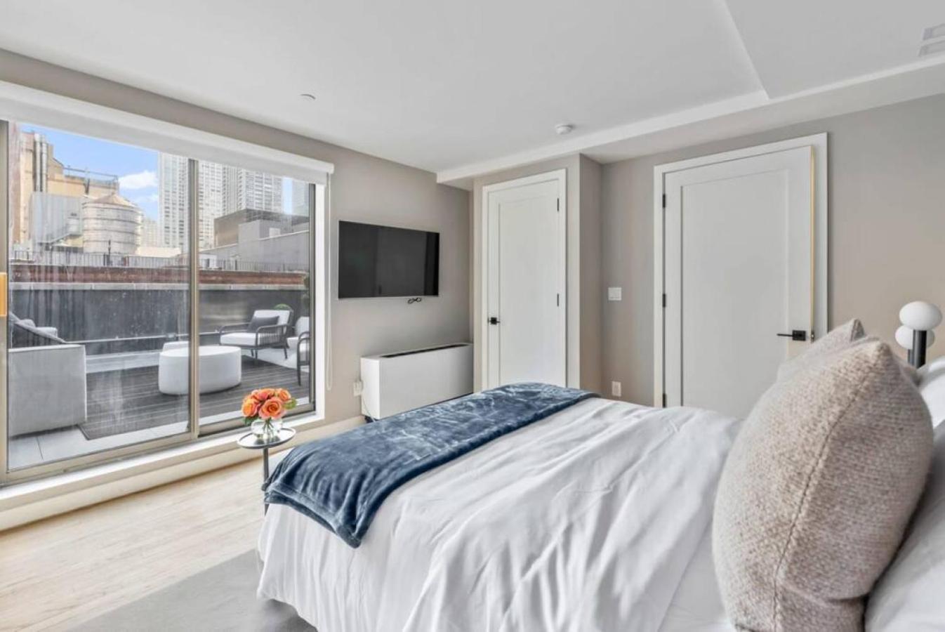 Apartment 3br Penthouse With Massive Private Rooftop New York